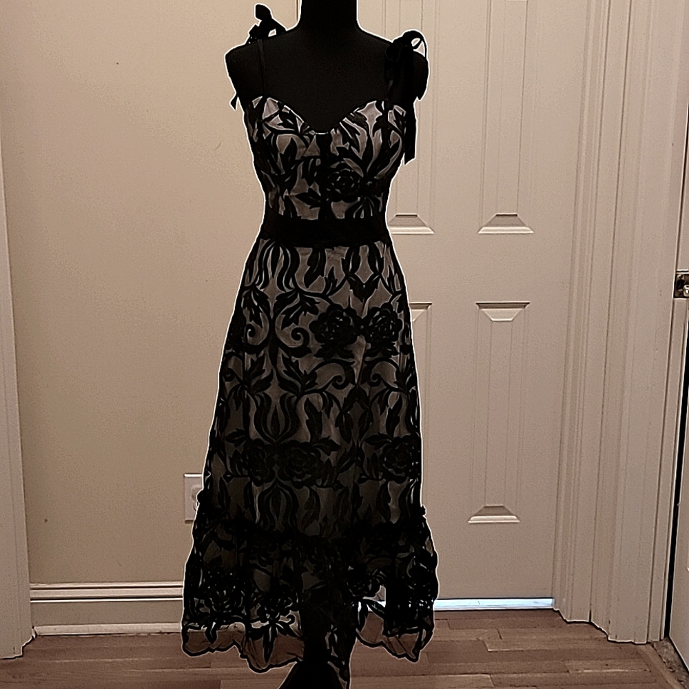 Women's special occasion dress size M,